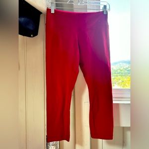 Align pants Lululemon Fuchsia color crop 21” size 6